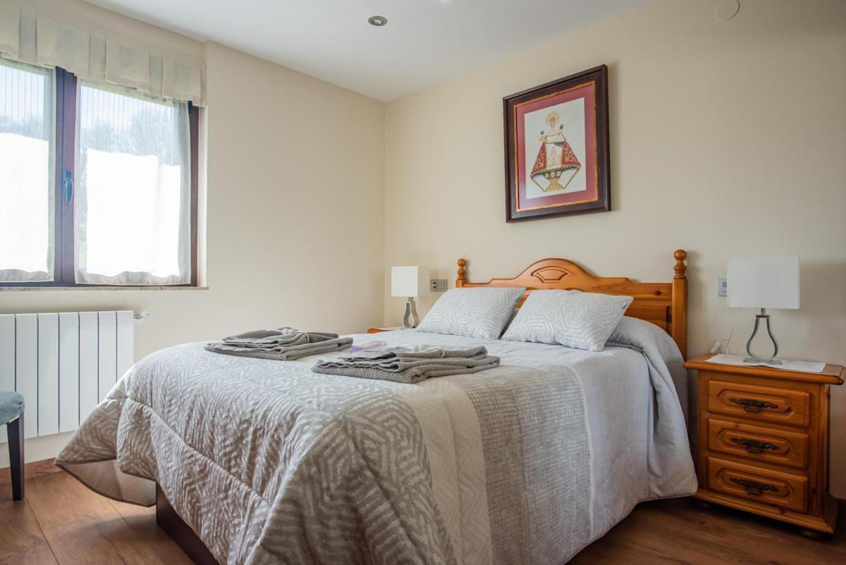 Apartamentos La Cortina Onís Exteriör bild
